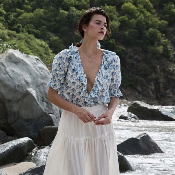 🆕 Doen Henri Floral Ruffle Blouse IN BLEU ROSIER FLORAL Small - Picture 2 of 7